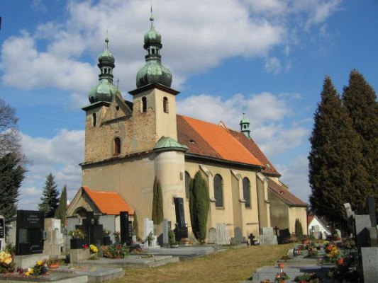 Dýšina, kostel Nejsvětější Trojice a sv. Šimona a Judy